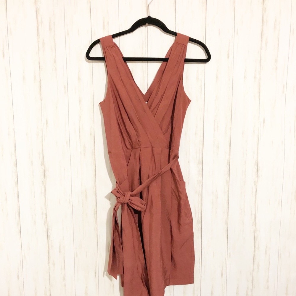 To the max wrap dress size 6 front tie